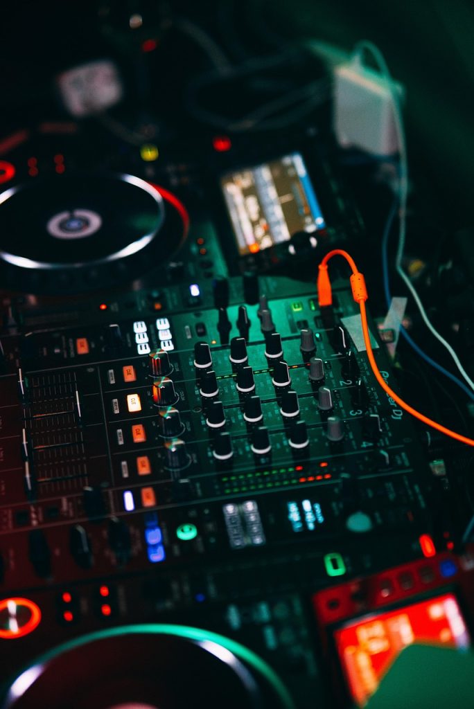 lighthouse-music-gear-pro-audio-dj